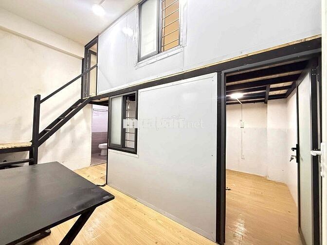 Căn hộ thiết kế 2 không gian ngủ, 1 trệt 1 lầu - Đi bộ qua Hutech 2p
