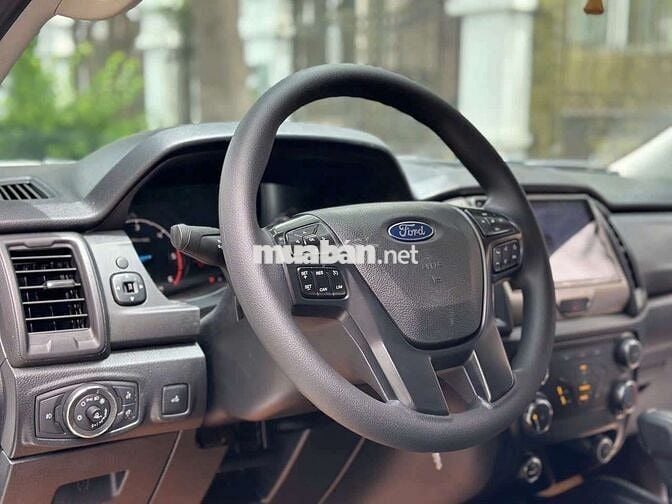 Option 150 triệu Ford Ranger XLS 2021 lướt 7 vạn