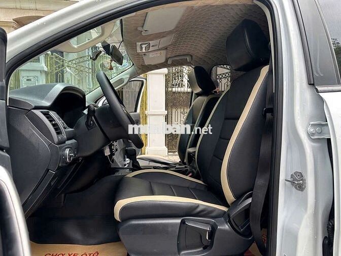 Option 150 triệu Ford Ranger XLS 2021 lướt 7 vạn