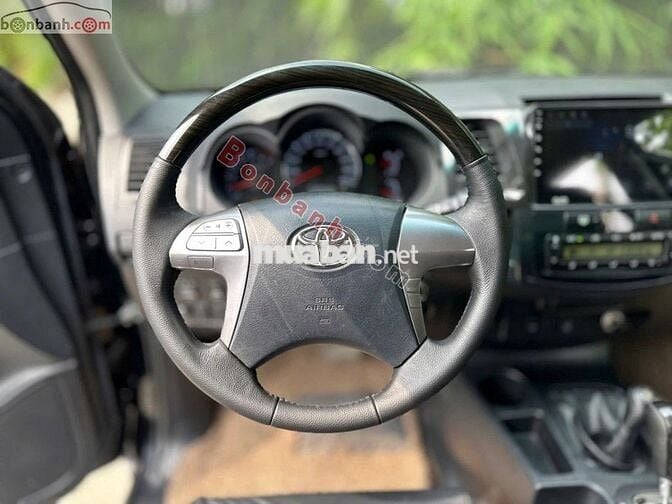 Toyota Fortuner 2.7V 4x4 AT 2014 - 423 Triệu
