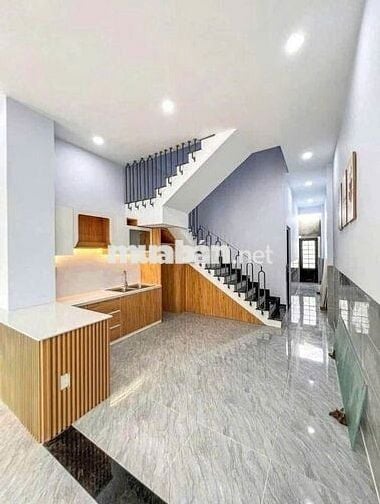 Nhà 2 tầng Sài Gòn chỉ 399 triệu