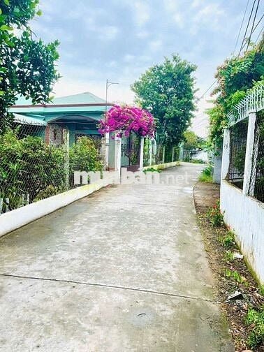 BÁN CĂN NHÀ TÂM HUYẾT
TRỆT RỘNG MỚI KIÊN CỐ - GIÁP KDC 91B VÀO 300m