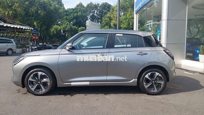 Suzuki Swift 2025 màu xám giao ngay