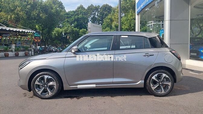 Suzuki Swift 2025 màu xám giao ngay