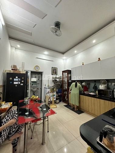 Bán nhà 2 lầu giá 7,2 tỷ phường Bình Trưng TP.HCM