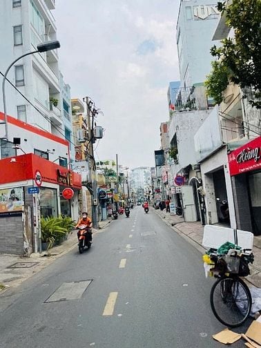 Bán nhà 2MT Nguyễn Thượng Hiền Q3 dt: 3.4m x 9m 2 lầu giá 6 tỷ 9.