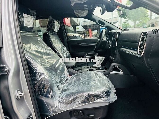 FORD EVEREST 2.0l TITANIUM (4x2)_(chưa lăn bánh)
