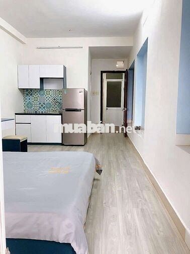 Balcony Trần Quang Khải - thang máy gần UEH viện ISB, ĐH XHNV Quận 1