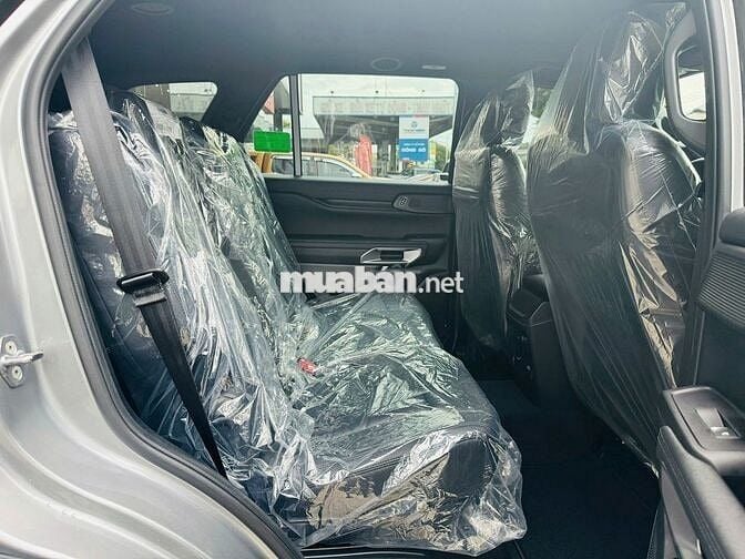 FORD EVEREST 2.0l TITANIUM (4x2)_(chưa lăn bánh)