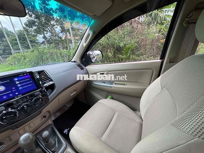 Toyota Hilux 2009 3.0G - 2 cầu số sàn bản G