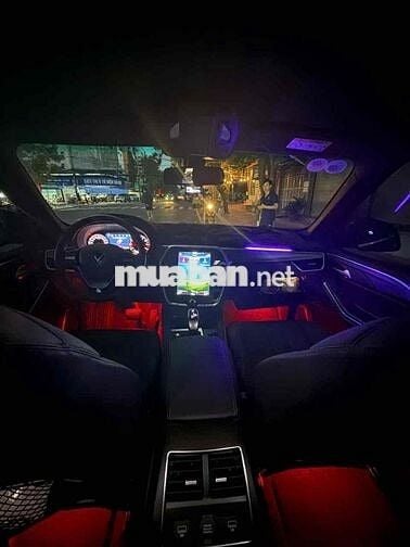VinFast Lux SA2.0 2021 Plus 2.0 AT - 29500 km