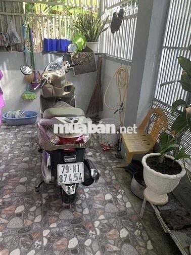 Honda Lead màu vàng nâu