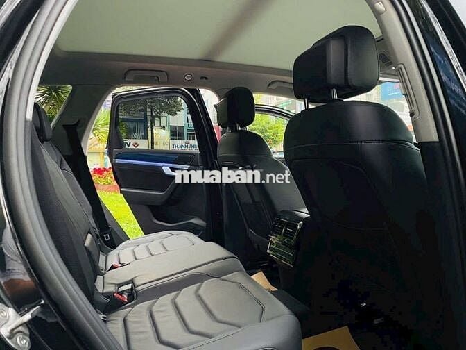 Volkswagen Touareg 2023, 699 triệu nhận xe