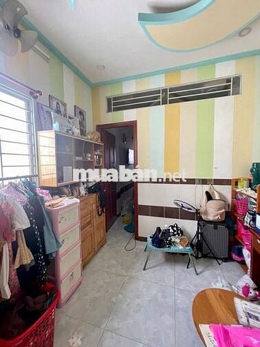 Bán Nhà Đẹp 80m2 3 tầng Sân Thượng KDC 4PN, 5.5 Tỷ Bông Sao Quận 8