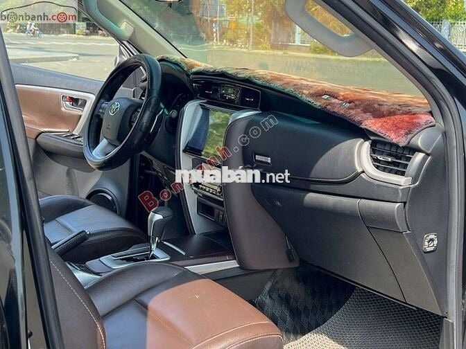Toyota Fortuner 2.7V 4x2 AT 2017