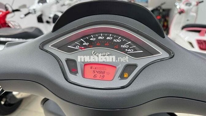 Vespa Sprint 150cc Xám nhám model 2024 ngay chủ