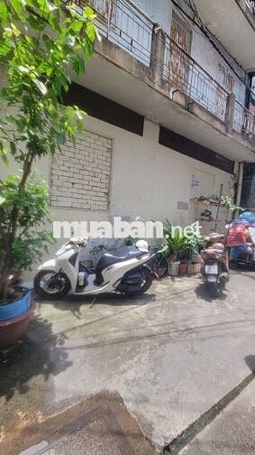 Hẻm 5m 568/16 Lạc Long Quân Q11 4,5x190m 1L 3pn nhà mới