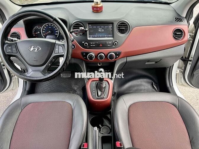 i10 HB 1.2AT ĐK 01/2020 lăn bánh mới 25.000km
