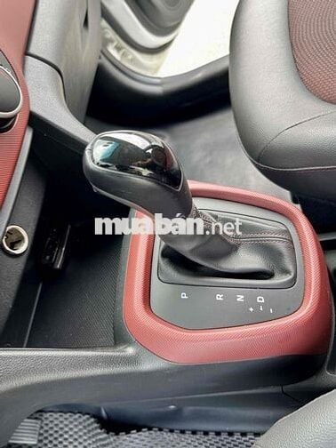 i10 HB 1.2AT ĐK 01/2020 lăn bánh mới 25.000km