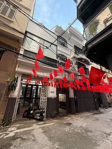 Căn hộ xem duyệt binh ngày 2/9 vị trí đẹp gần Phố Cổ - Văn Miếu oto đỗ