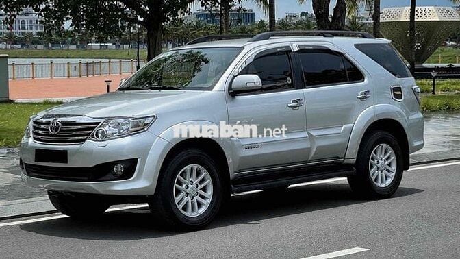 Toyota Fortuner 2012 2.7V