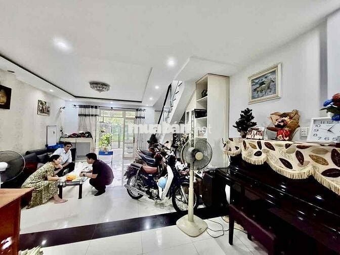 Bán Nhà KDC View Công Viên 105m2(6x17.5), 3 Tầng Tạ Quang Bửu Quận 8