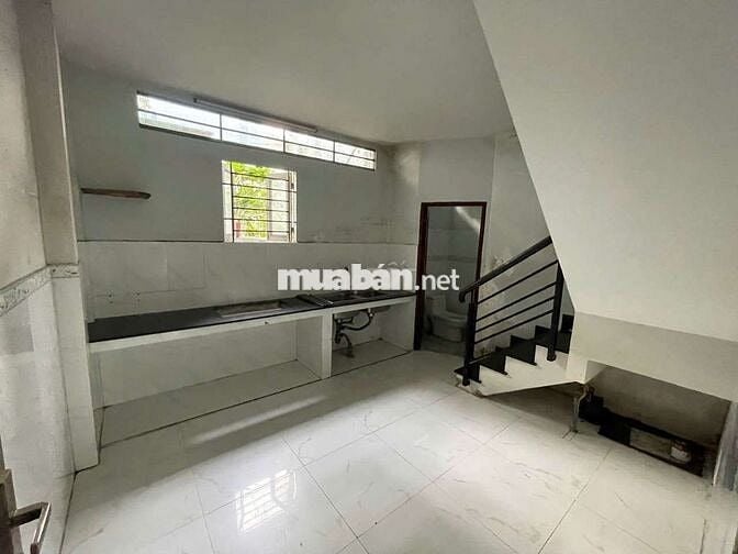 Nhà hẻm 2 tầng, 3 phòng ngủ, đường Ni Sư HL, Tân Bình