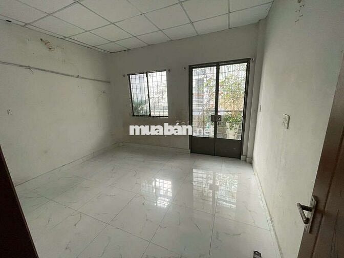 Nhà hẻm 2 tầng, 3 phòng ngủ, đường Ni Sư HL, Tân Bình