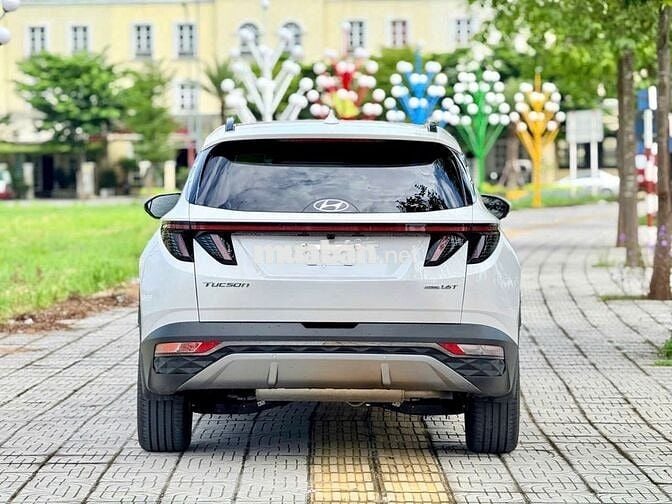 - Huyndai Tucson 1.6Turbo 2024