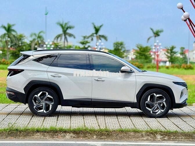 - Huyndai Tucson 1.6Turbo 2024