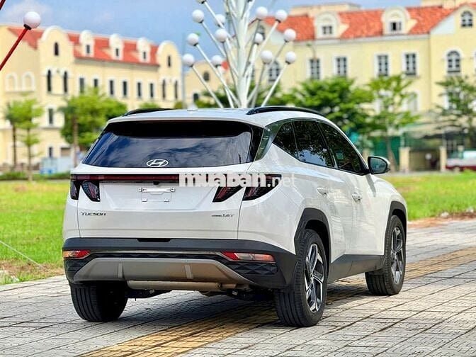 - Huyndai Tucson 1.6Turbo 2024