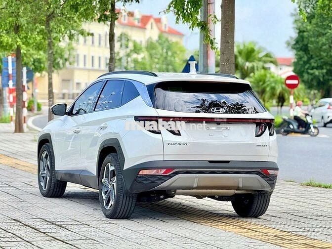 - Huyndai Tucson 1.6Turbo 2024