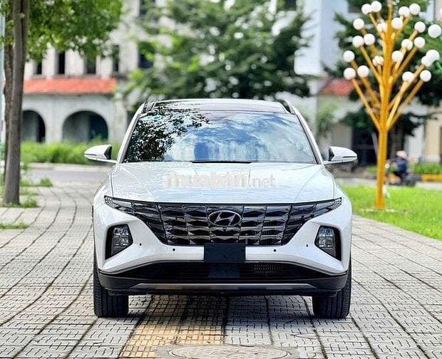- Huyndai Tucson 1.6Turbo 2024