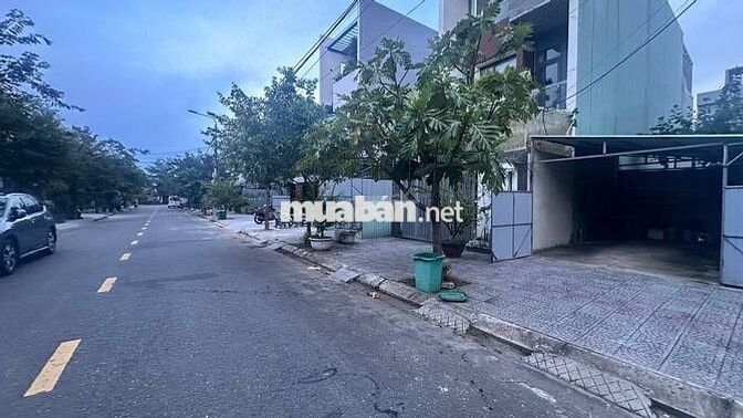 BÁN LÔ ĐẤT KẸP CỐNG ĐƯỜNG THANH LƯƠNG 28 , HƯỚNG ĐÔNG BẮC