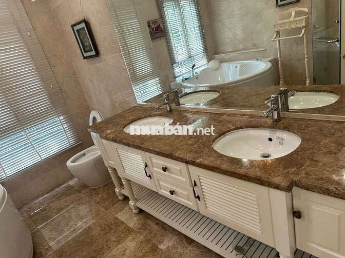 CHO THUÊ BIỆT THỰ SÂN VƯỜN SANG TRỌNG PHÚ MỸ HƯNG