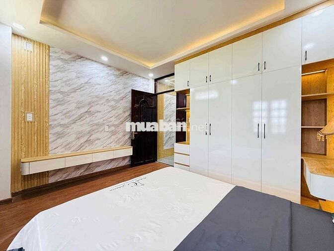 cần bán nhà 2 mặt tiền bờ kè f13 gò vấp .cách mt thống nhất 15m  .