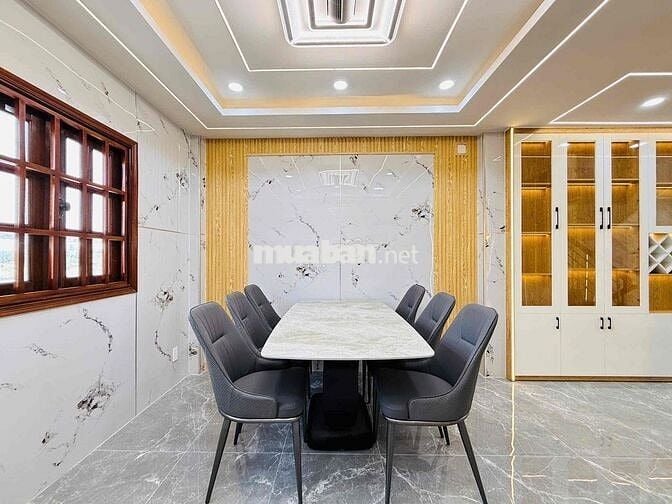 cần bán nhà 2 mặt tiền bờ kè f13 gò vấp .cách mt thống nhất 15m  .