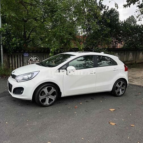 Kia Rio 2012 1.4 AT Hatchback - 170000 km