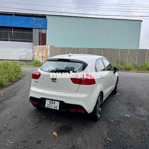 Kia Rio 2012 1.4 AT Hatchback - 170000 km