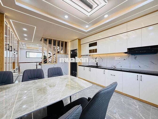 cần bán nhà 2 mặt tiền bờ kè f13 gò vấp .cách mt thống nhất 15m  .