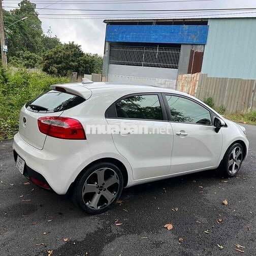 Kia Rio 2012 1.4 AT Hatchback - 170000 km