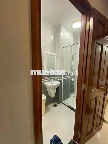 nhà full Nội Thất 3 lầu 4pn 4wc sân thượng, hẻm xe tải