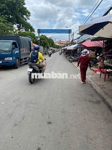 Nhà khu dân cư gia hòa . Cách nguyên văn linh 1km tiện di chuyển