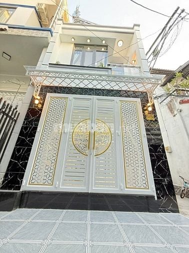 - Bán nhà SHR, hẻm 2144 Huỳnh Tấn Phát, 4mX13m, giá 4.8tỷ