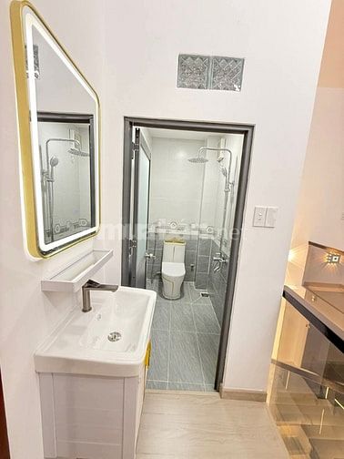 - Bán nhà SHR, hẻm 2144 Huỳnh Tấn Phát, 4mX13m, giá 4.8tỷ