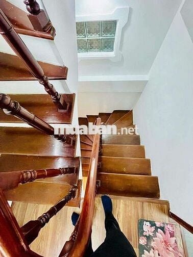 8 tỷ - sở hữu ngay nhà Đường Láng, 36m * 5 tầng, gần phố, sổ chính chủ