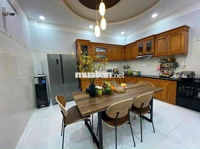 nhà full Nội Thất 3 lầu 4pn 4wc sân thượng, hẻm xe tải