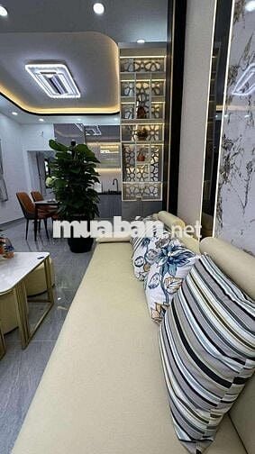 NHÀ DIỆN TÍCH LỚN SỔ HỒNG RIÊNG 3 PHÒNG NGỦ FULL NỘI THẤT CÁO CẤP.
