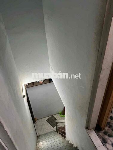 Phòng trọ có máy lạnh, 300m tới ĐH Văn Lang/Emart