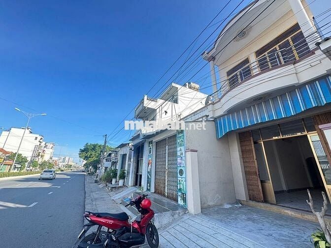 Nhà mặt tiền 2/4 Nha Trang, DT 80m2 ngang 4m phù hợp đầu tư kinh doanh